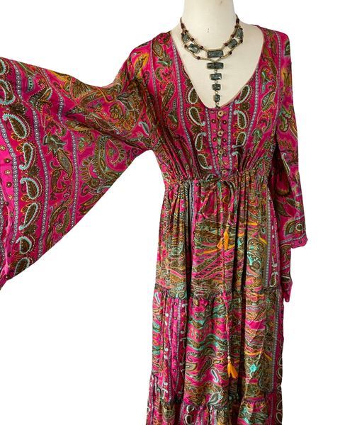 Silk Maxi dress with bell sleeves and buttons (Fuchsia)